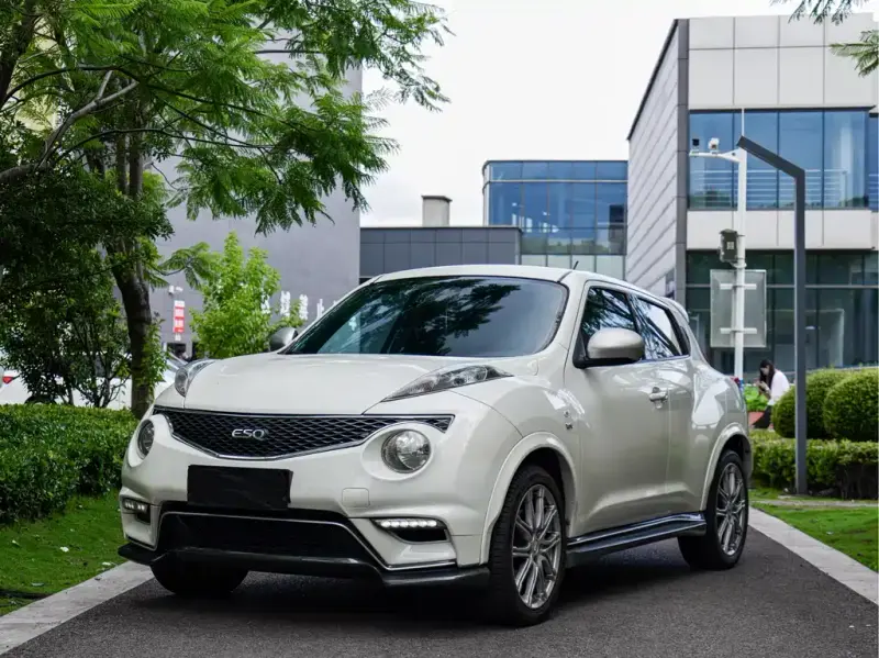 Infiniti ESQ, 2015