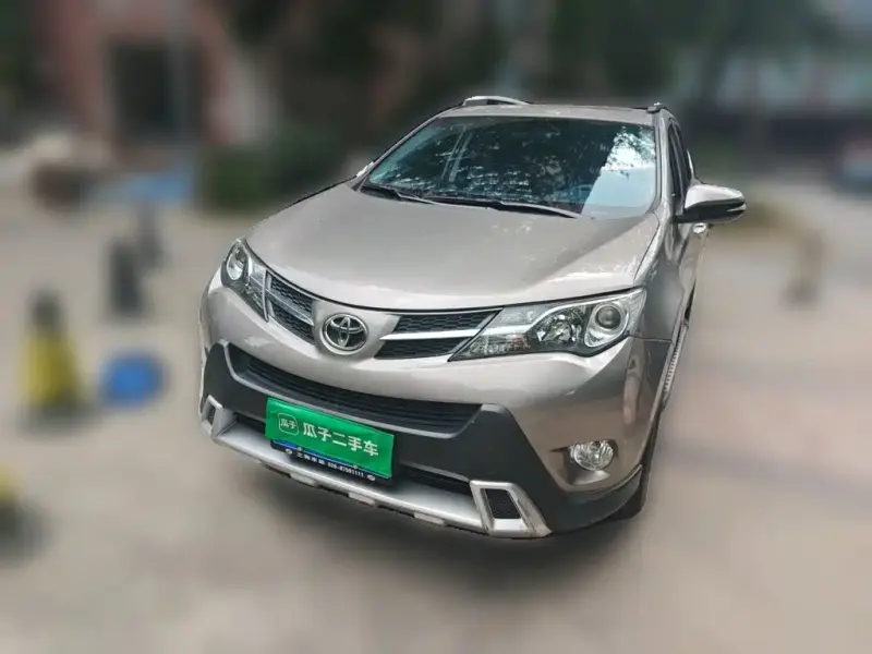 Toyota RAV4, 2015 — фото 1