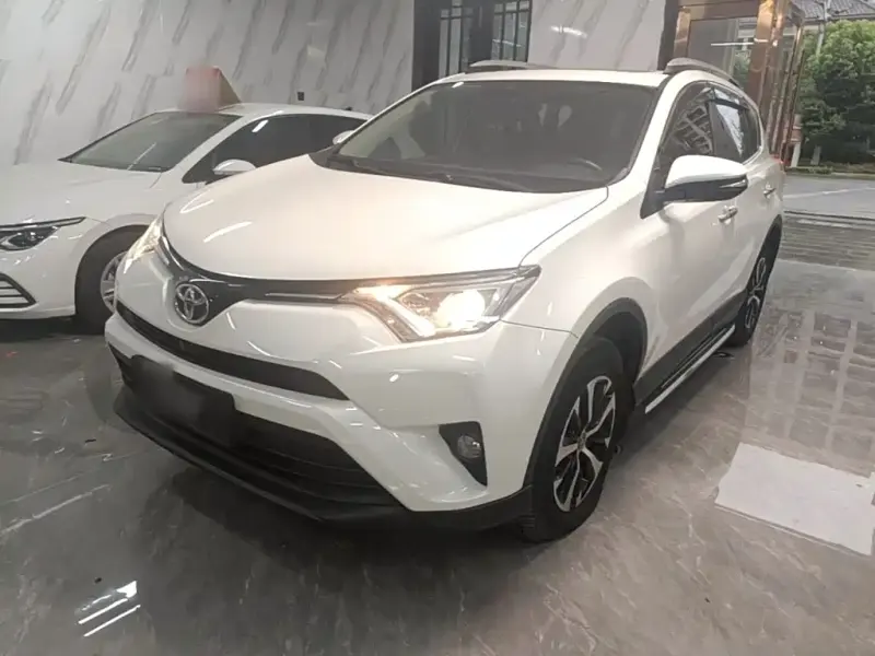 Toyota RAV4, 2017 — фото 1