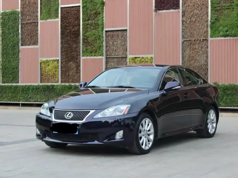 Lexus IS, 2010
