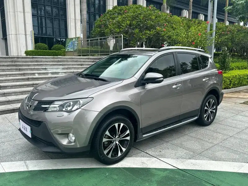 Toyota RAV4, 2015 — фото 1