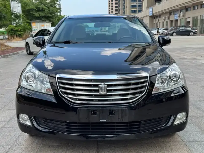 Toyota Crown, 2010