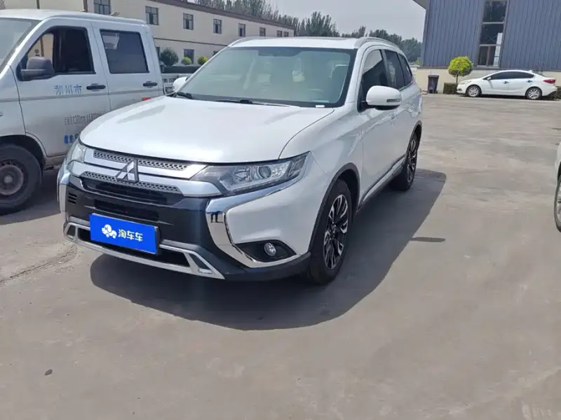 Mitsubishi Outlander, 2020 — фото 1