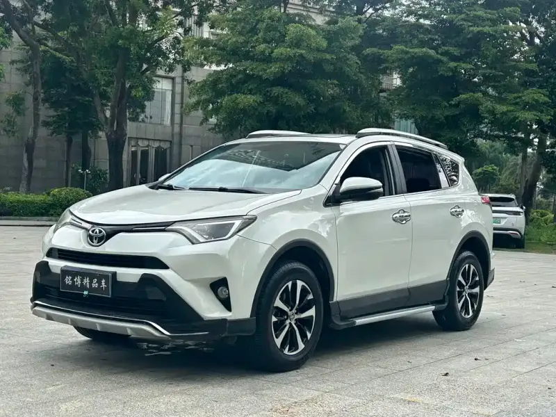 Toyota RAV4, 2017 — фото 1