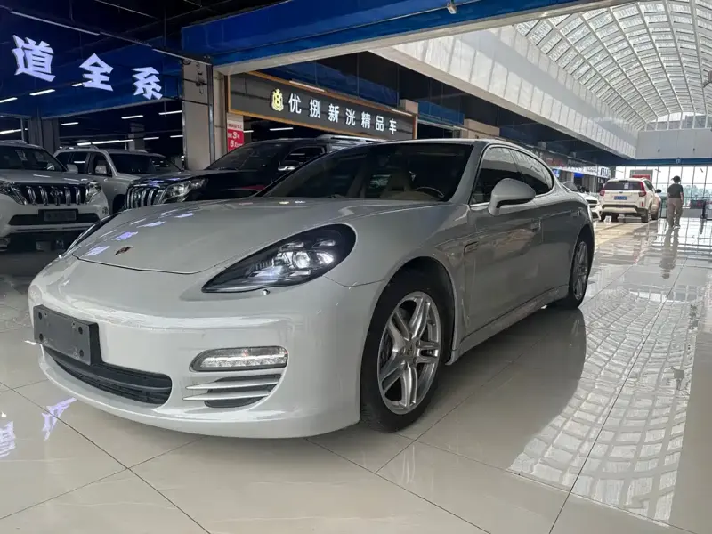 Porsche Panamera, 2012