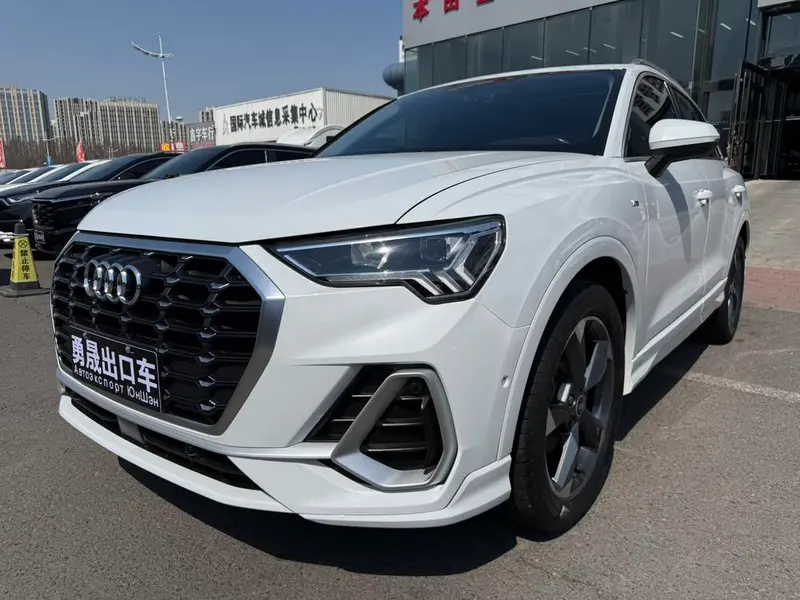 Audi Q3, 2022