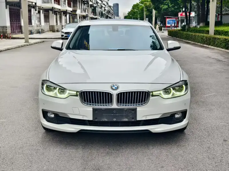 BMW 3 Series, 2018 — фото 1