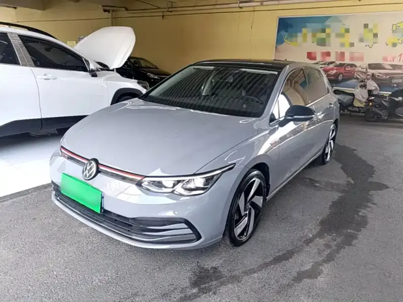 Volkswagen Golf, 2023