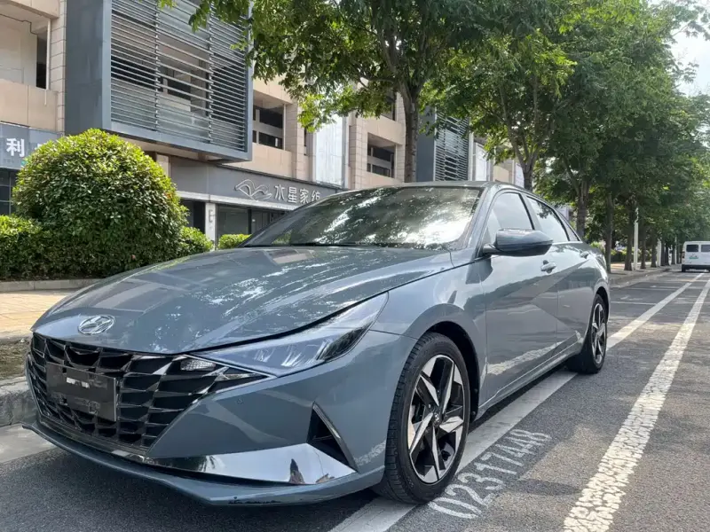 Hyundai Elantra, 2022