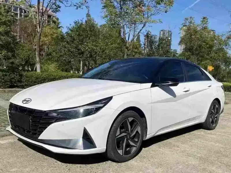 Hyundai Elantra, 2022
