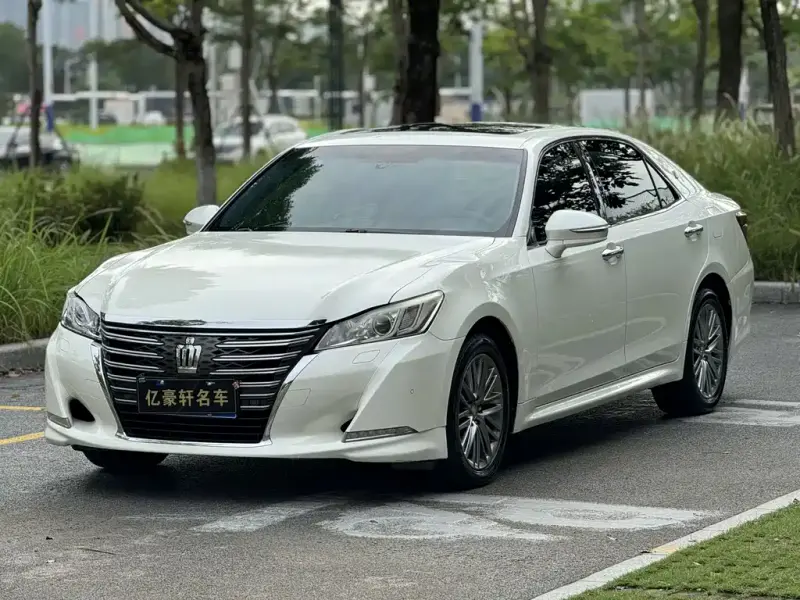 Toyota Crown, 2017