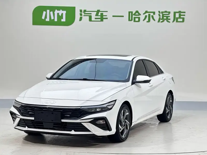 Hyundai Elantra, 2023