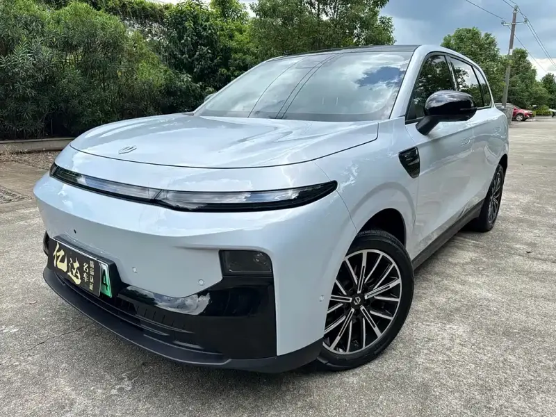 Leapmotor B10, 2025