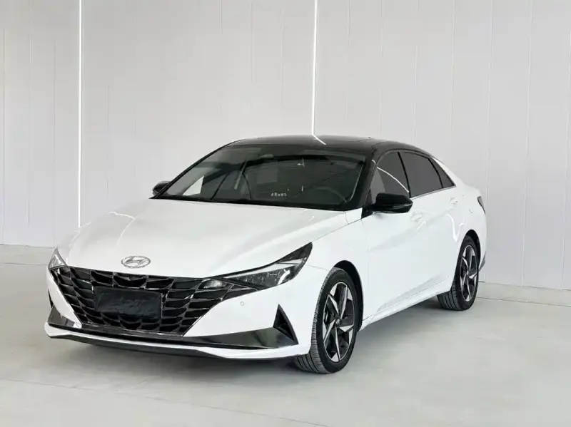Hyundai Elantra, 2022