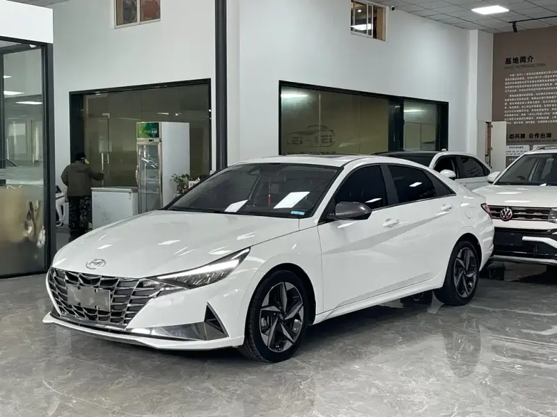 Hyundai Elantra, 2023
