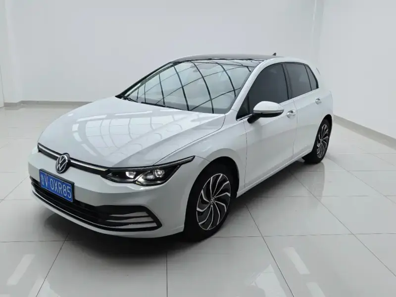 Volkswagen Golf, 2022