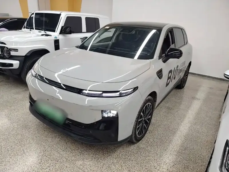 Leapmotor B10, 2025
