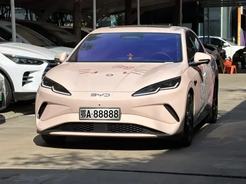 BYD 06, 2025