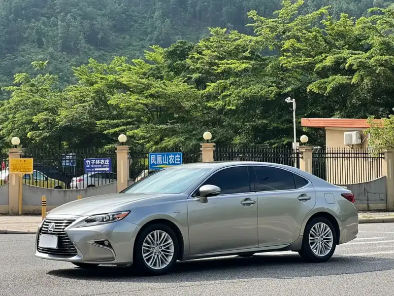Lexus ES, 2018