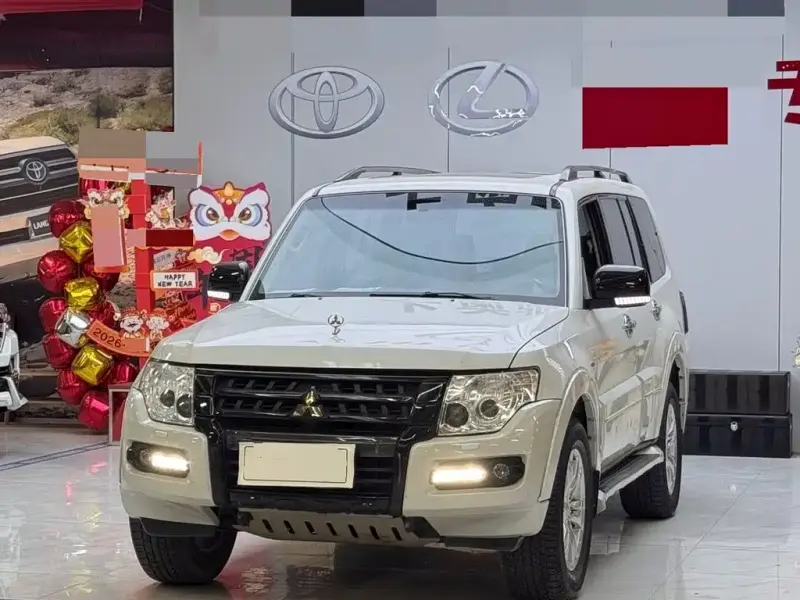 Mitsubishi Pajero (Import), 2020