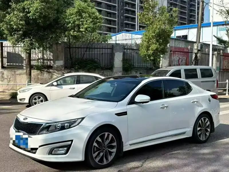 Kia K5, 2015