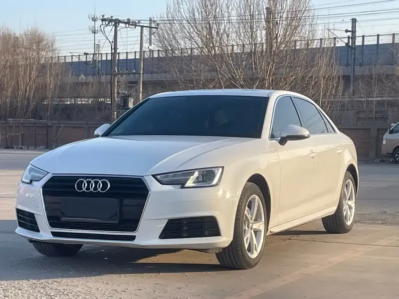 Audi A4L, 2017 — фото 1