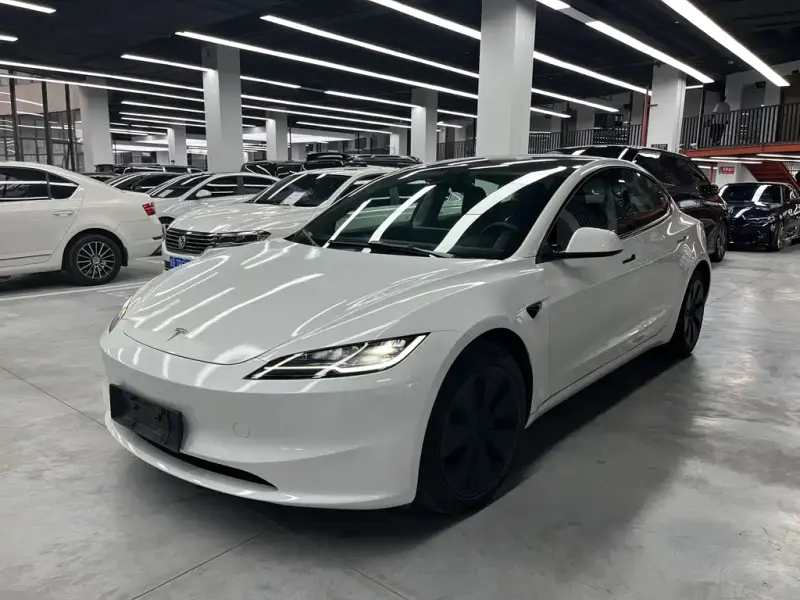 Tesla Model 3, 2024