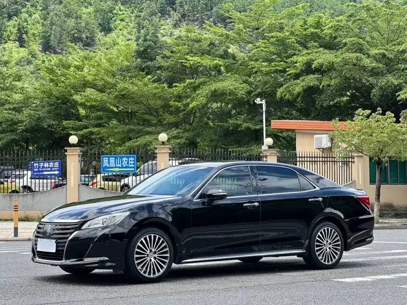 Toyota Crown, 2018