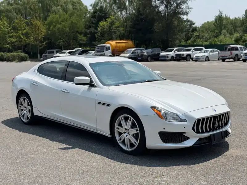 Maserati Quattroporte, 2015