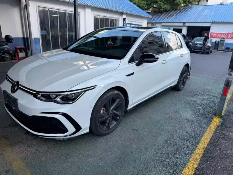 Volkswagen Golf, 2023