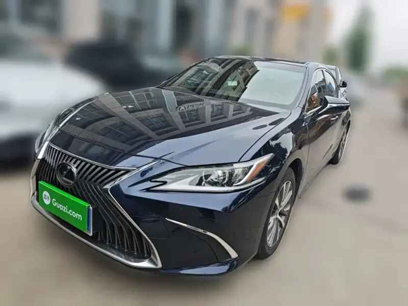 Lexus ES, 2019