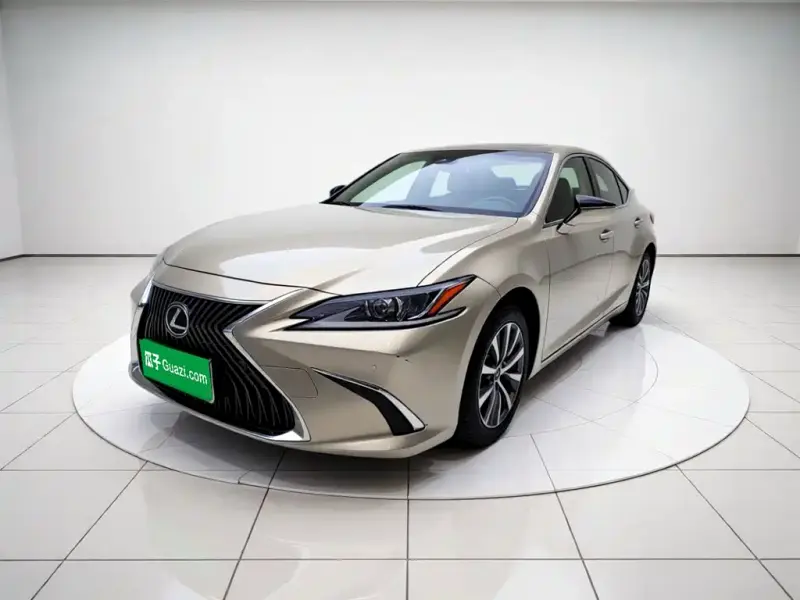 Lexus ES, 2020