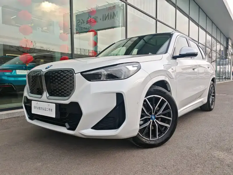 BMW iX1, 2025
