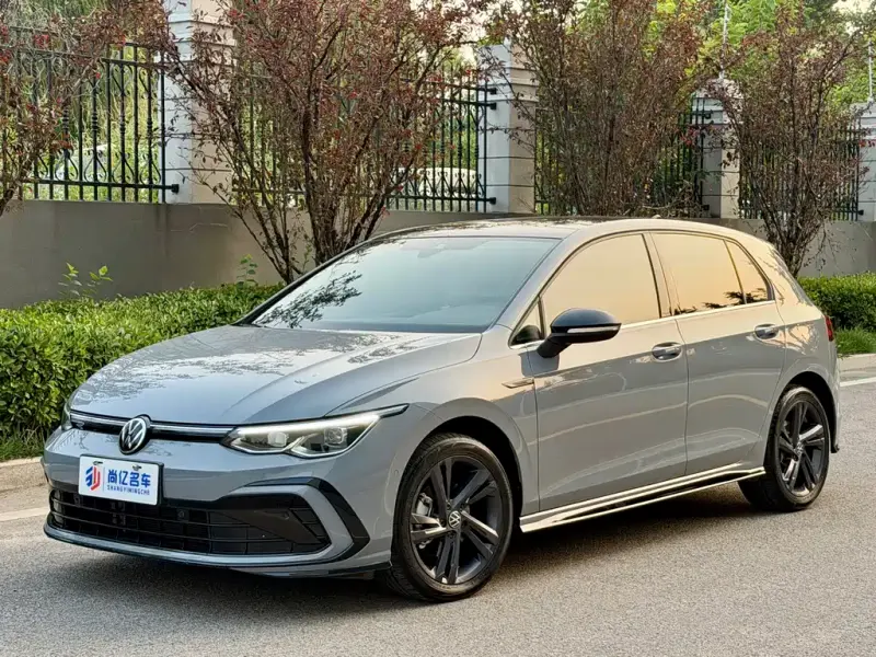 Volkswagen Golf, 2022