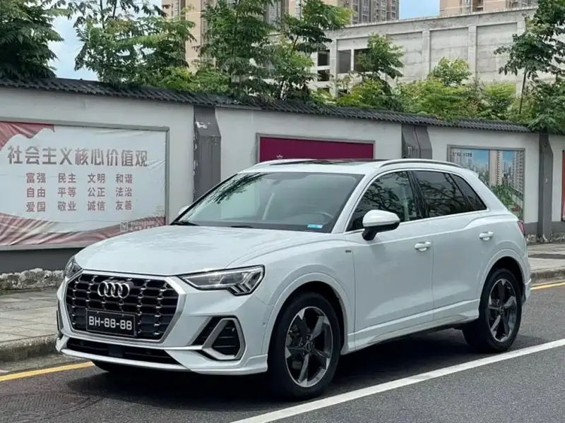 Audi Q3, 2022