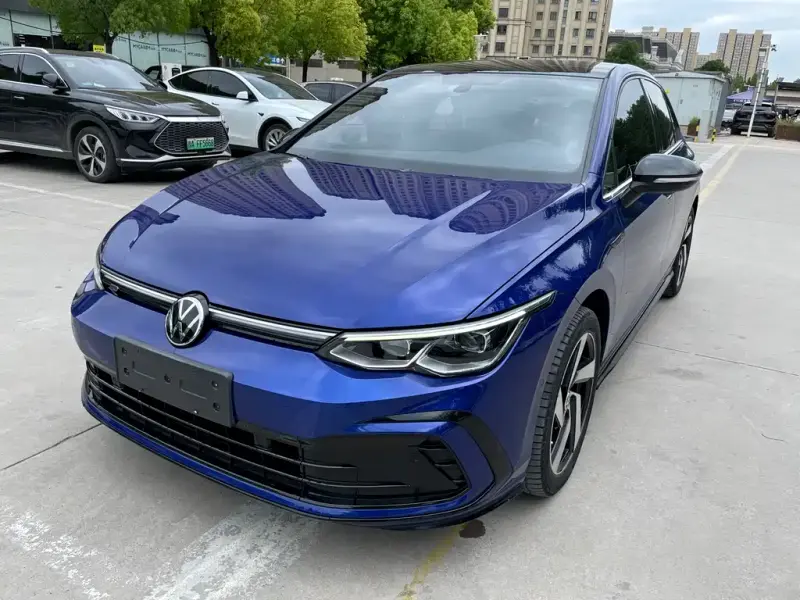 Volkswagen Golf, 2023
