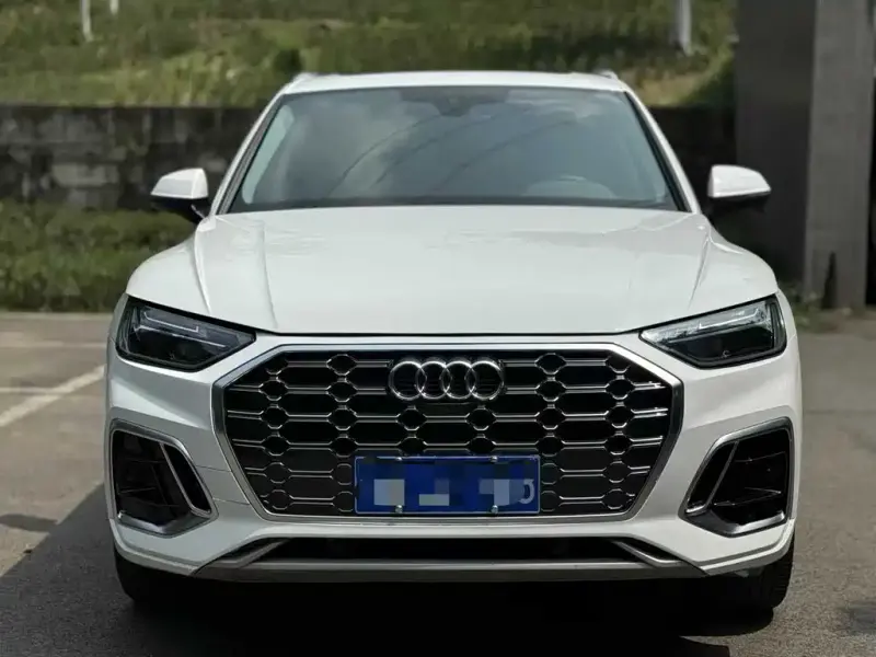 Audi Q5L, 2022