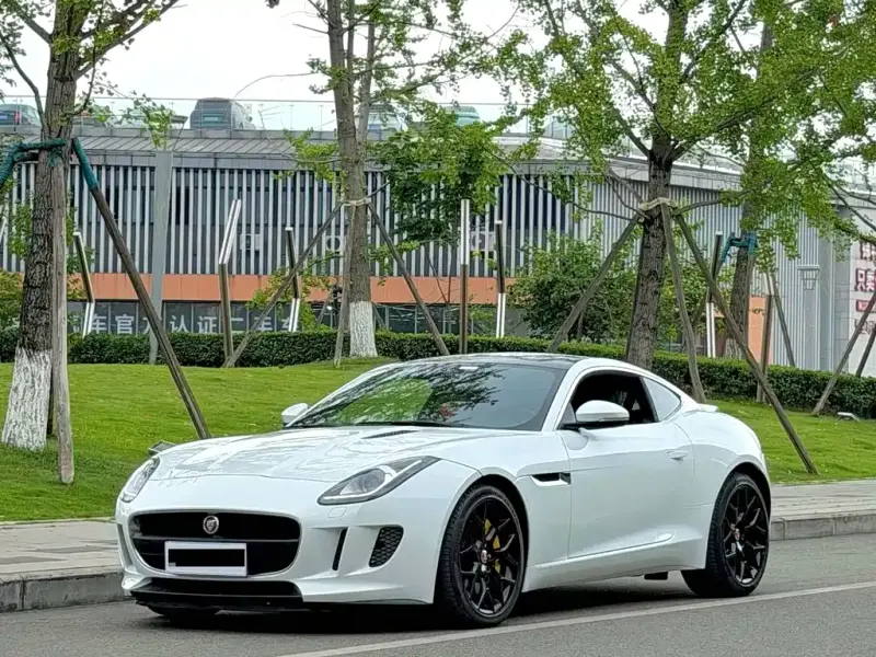 Jaguar F-TYPE, 2015