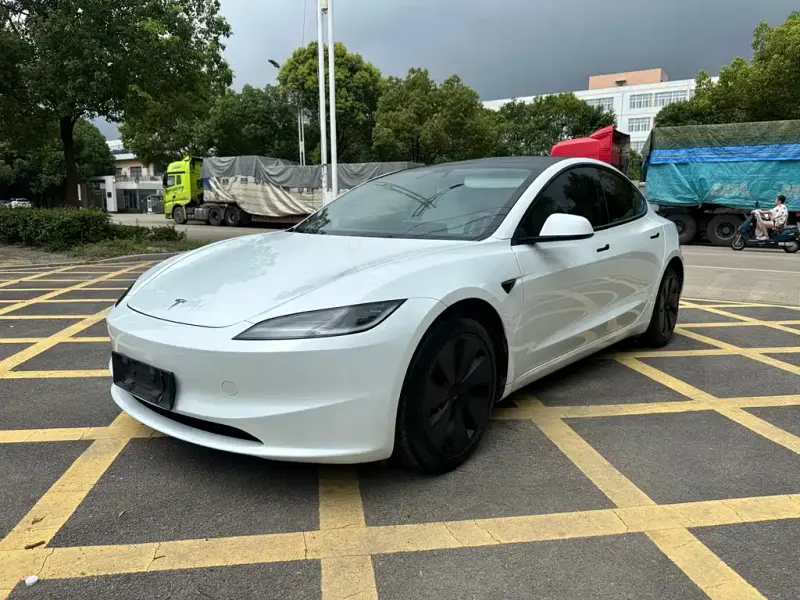 Tesla Model 3, 2024