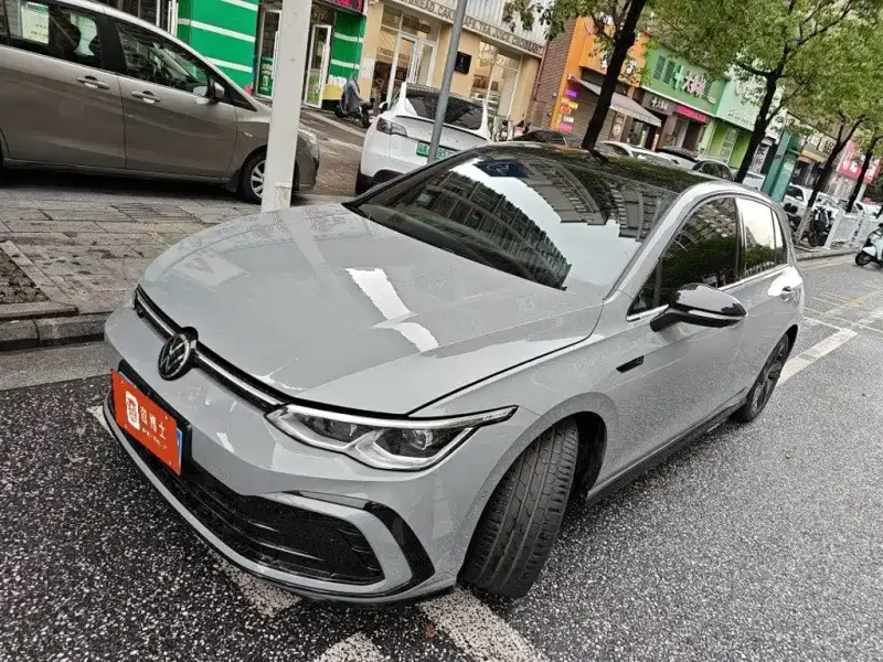Volkswagen Golf, 2023