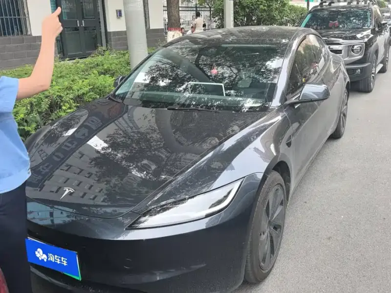 Tesla Model 3, 2025