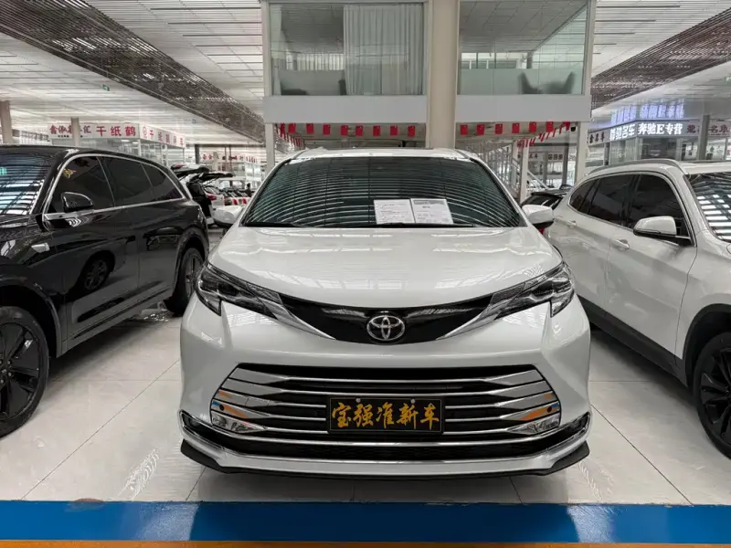 Toyota Sienna, 2024
