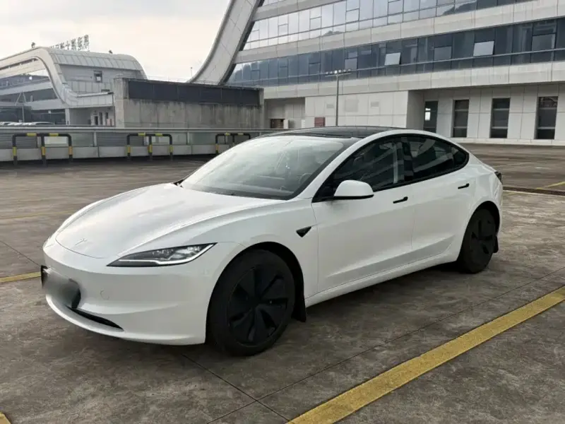 Tesla Model 3, 2025