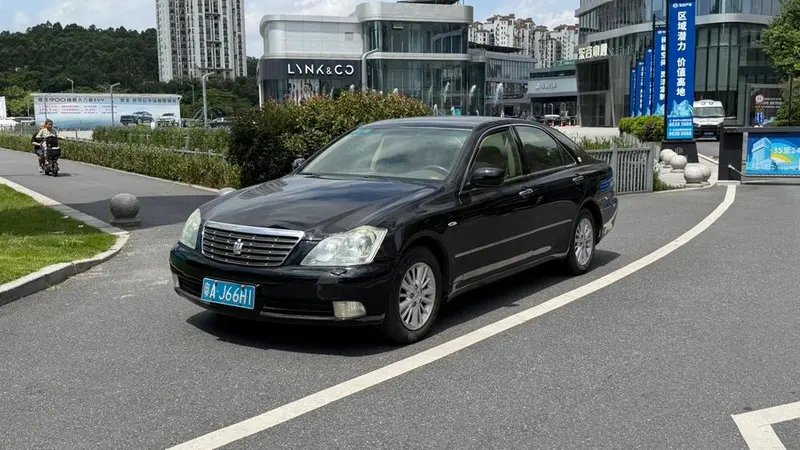 Toyota Crown, 2006