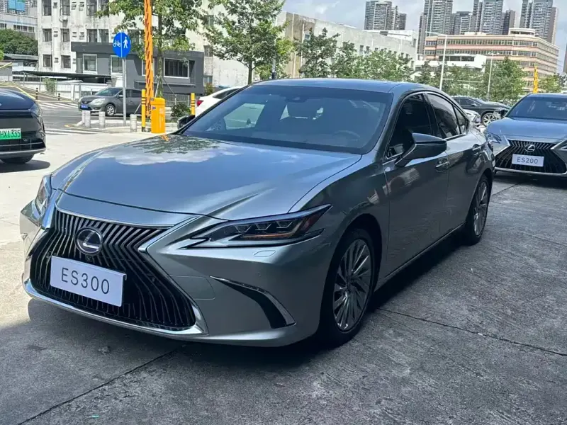 Lexus ES, 2020