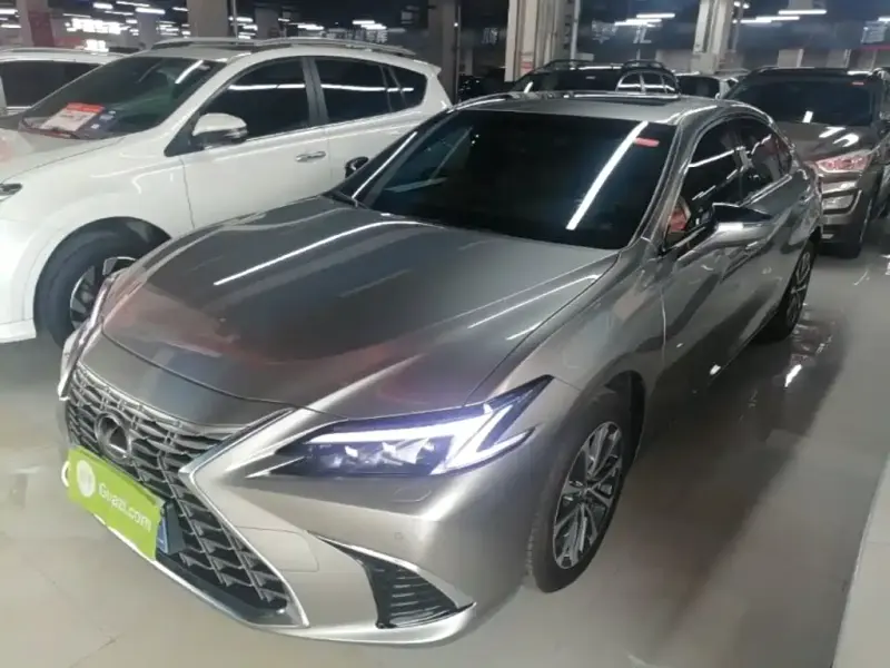 Lexus ES, 2026