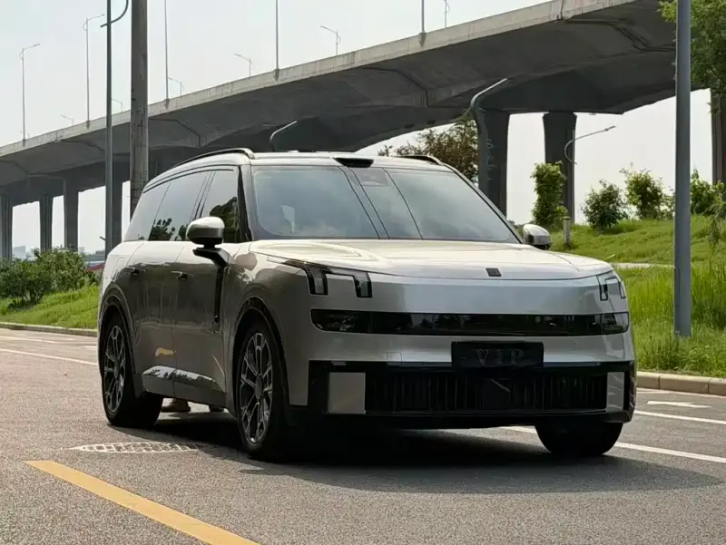 Lynk & Co 900, 2025