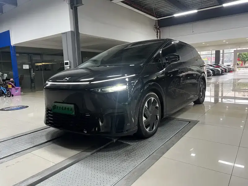 XPeng X9, 2024