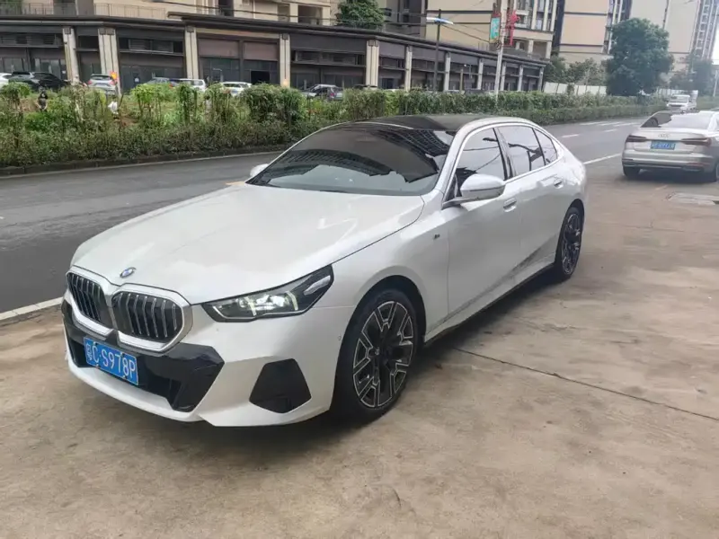 BMW 5 Series, 2025