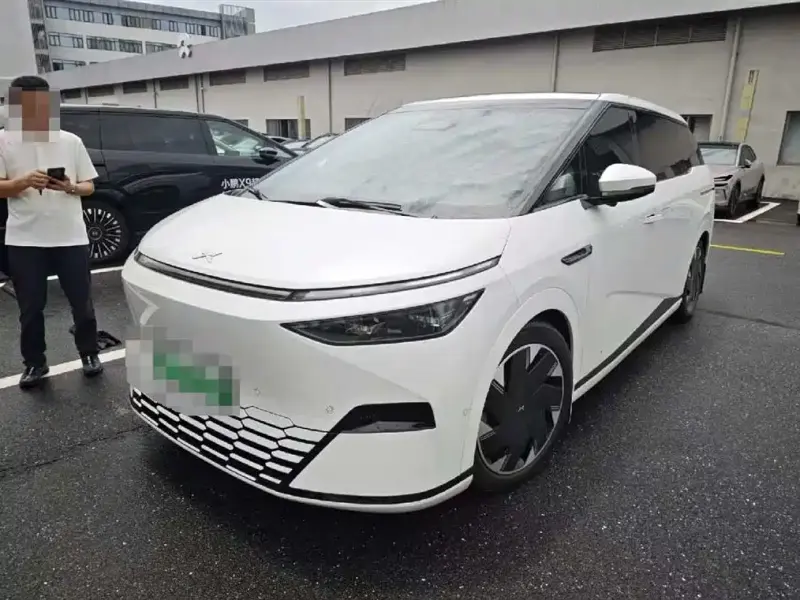 XPeng X9, 2024